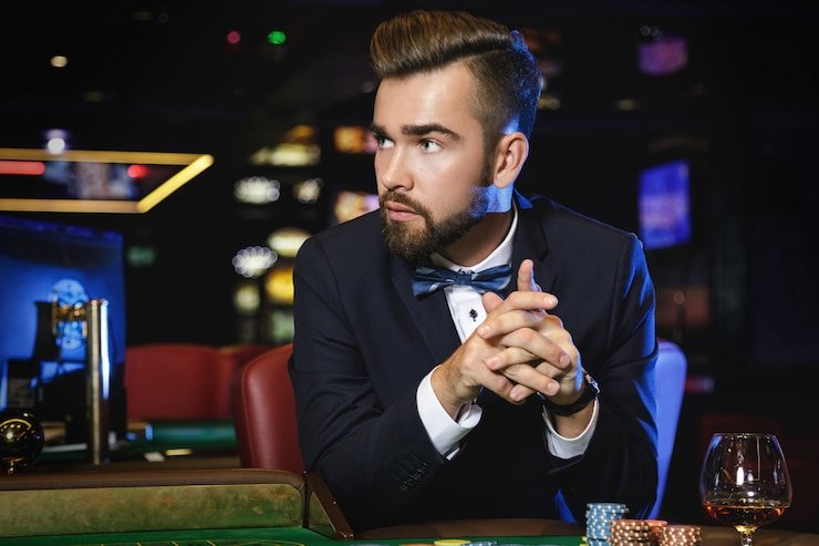 লাল থিমে স্পোর্টস ও ক্যাসিনো কার্ড